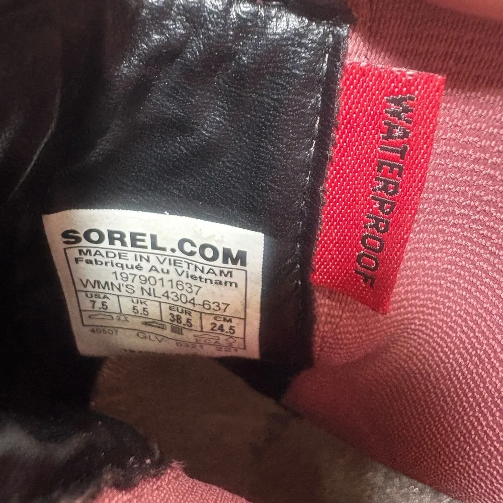 SOREL Brex Pink Chelsea Lux Boots - Picture 8 of 8